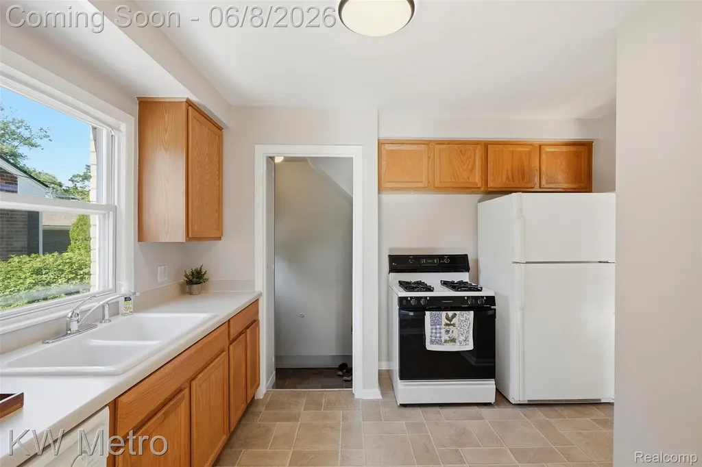 3525 Westwood Street Dearborn City MI 48124
