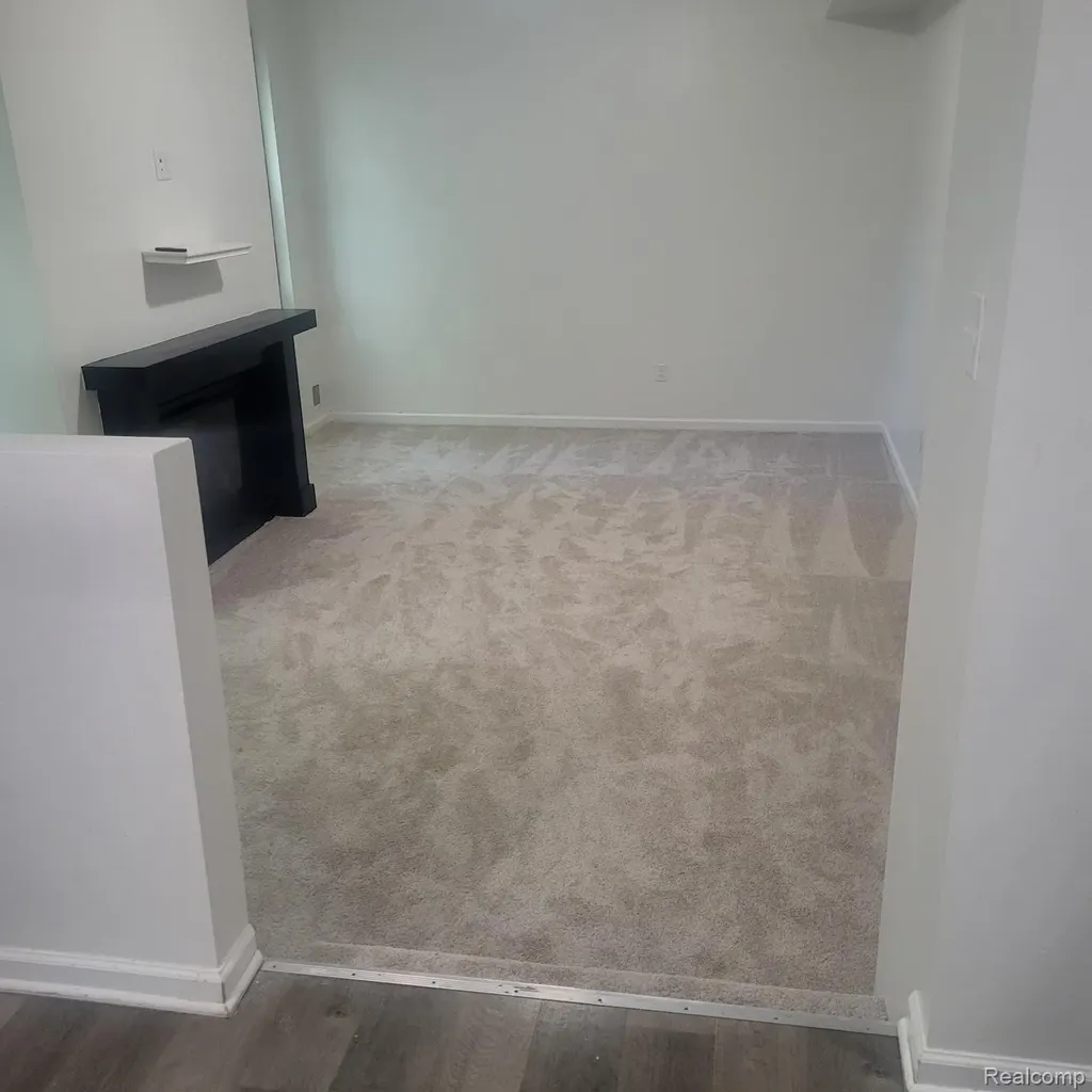33520 Birchlawn Westland City MI 48185