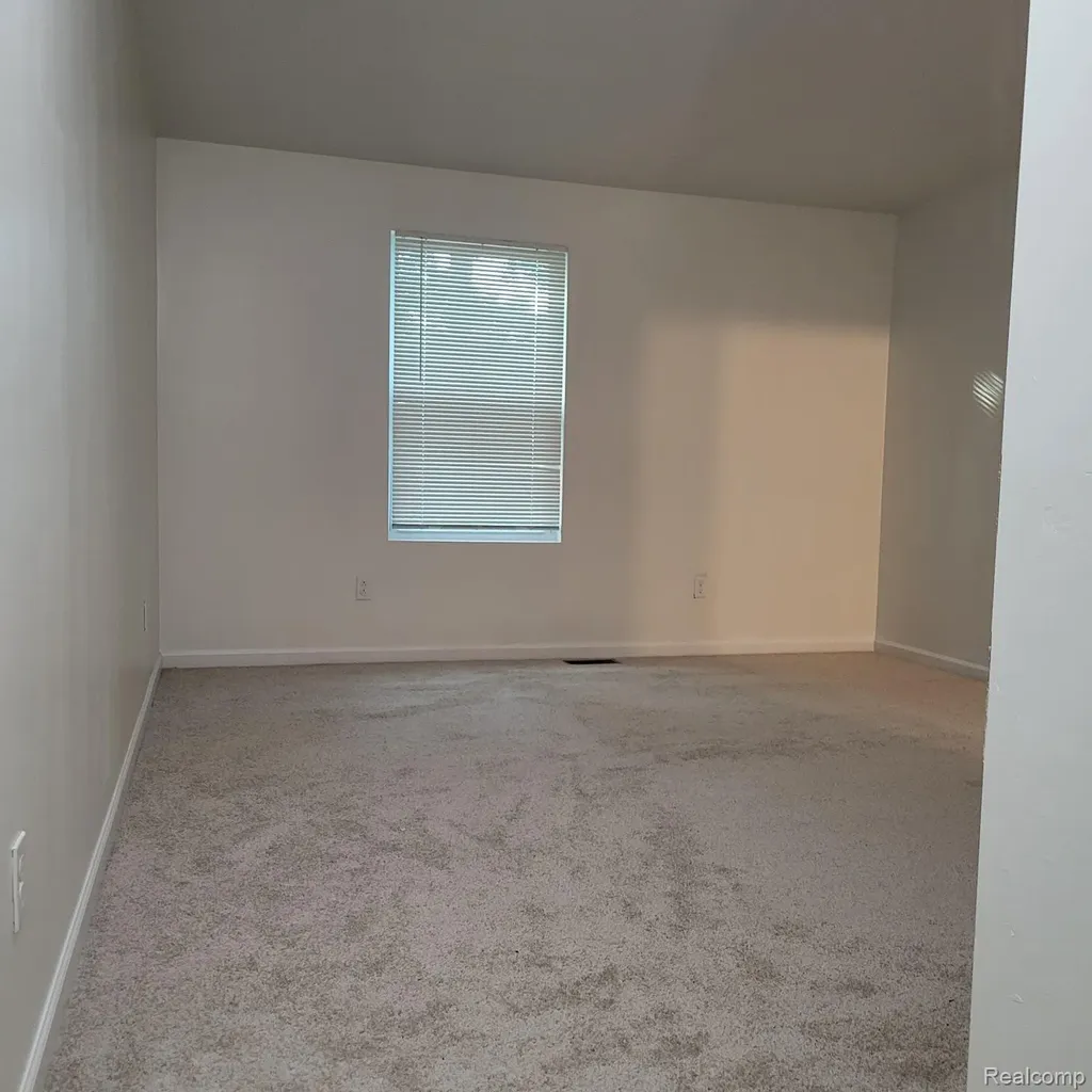 33520 Birchlawn Westland City MI 48185
