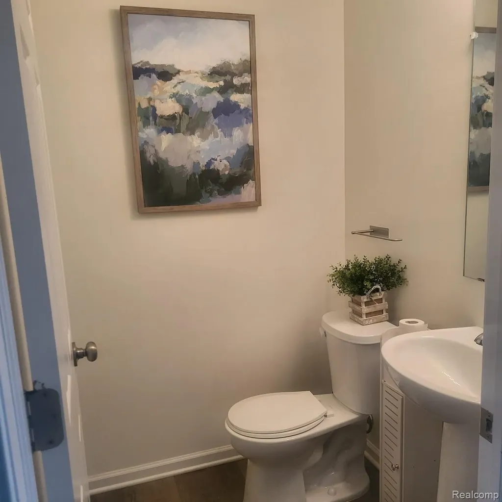 33520 Birchlawn Westland City MI 48185