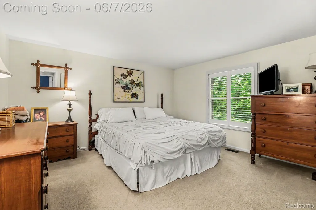 4071 Shore Crest Drive West Bloomfield Charter Township MI 48323