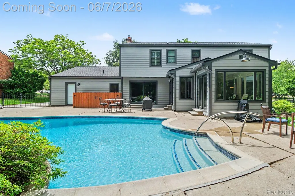 4071 Shore Crest Drive West Bloomfield Charter Township MI 48323