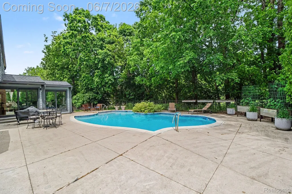 4071 Shore Crest Drive West Bloomfield Charter Township MI 48323