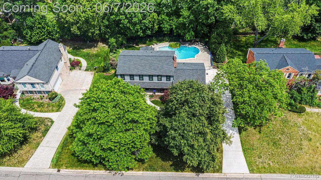 4071 Shore Crest Drive West Bloomfield Charter Township MI 48323