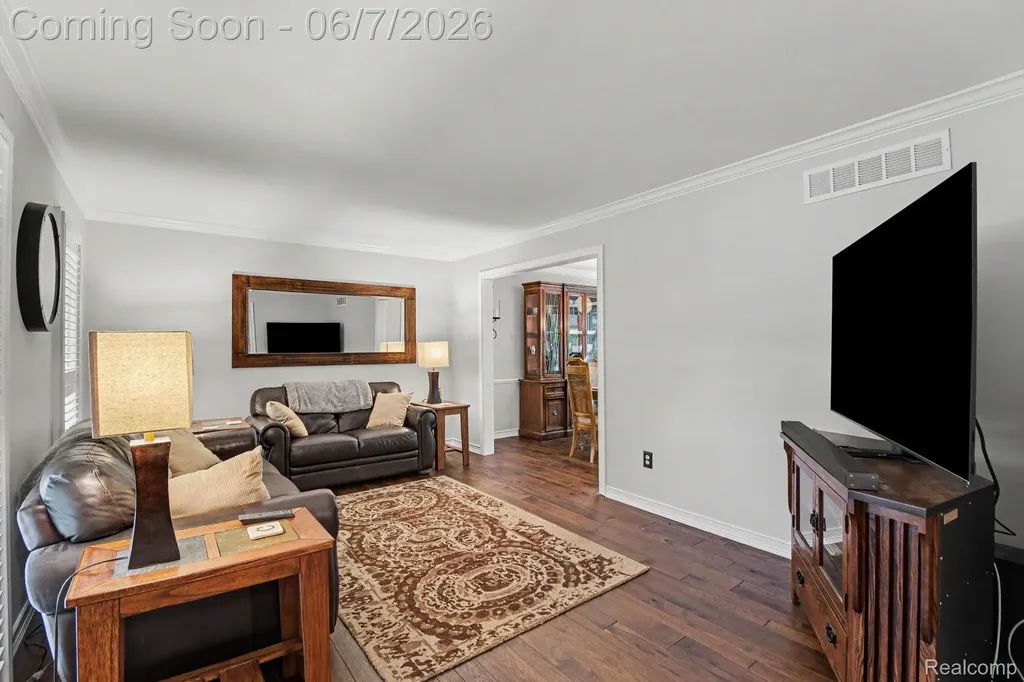 4071 Shore Crest Drive West Bloomfield Charter Township MI 48323