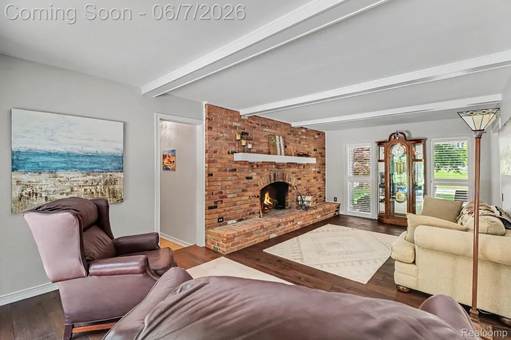 4071 Shore Crest Drive West Bloomfield Charter Township MI 48323