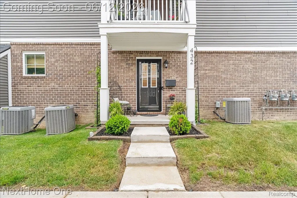 0432 Maple Cove Circle Saline City MI 48176