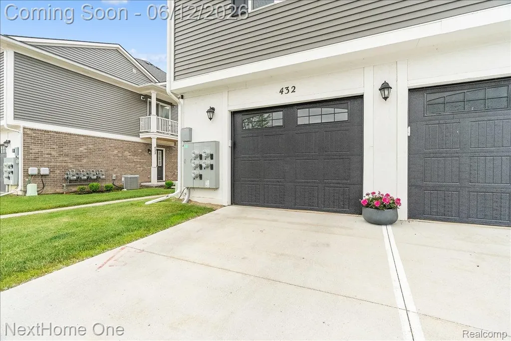 0432 Maple Cove Circle Saline City MI 48176