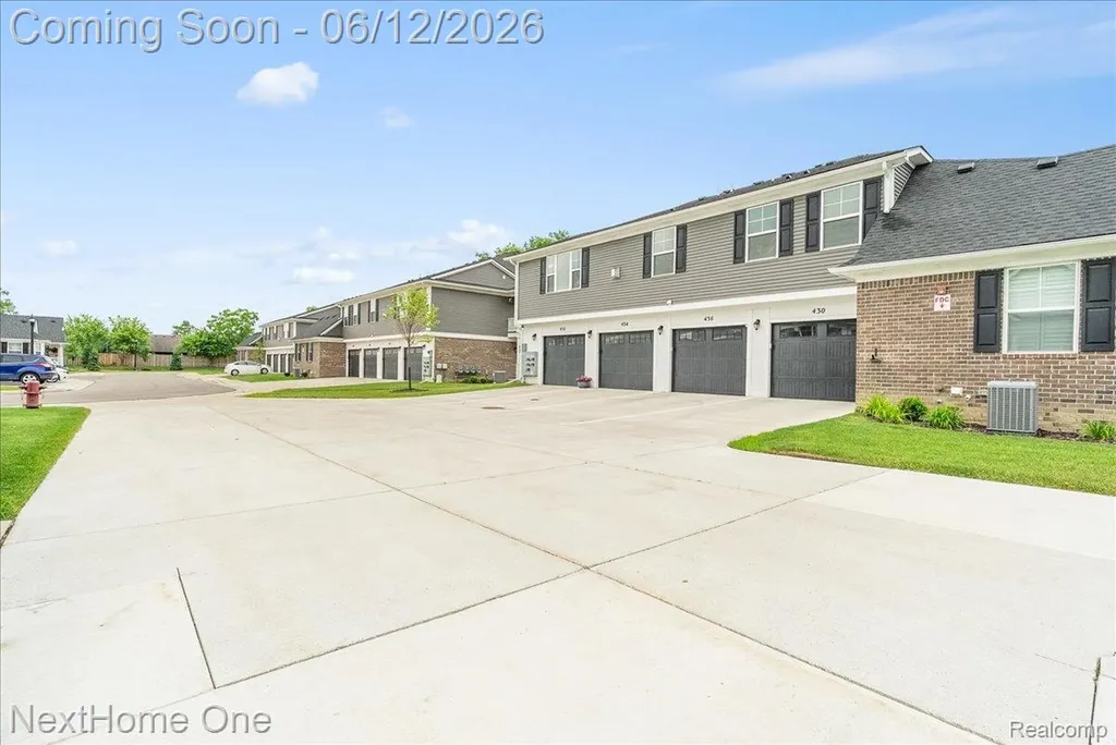 0432 Maple Cove Circle Saline City MI 48176