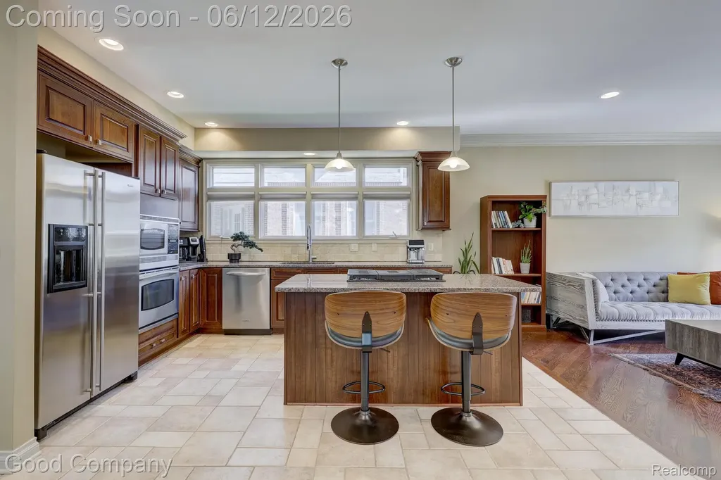 721 S Kenwood Avenue Royal Oak City MI 48067
