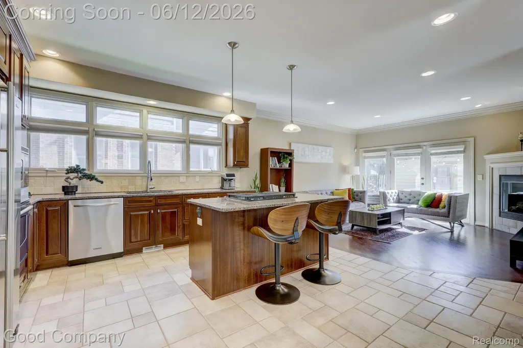 721 S Kenwood Avenue Royal Oak City MI 48067