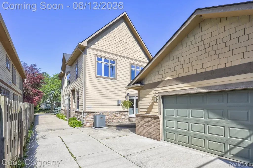 721 S Kenwood Avenue Royal Oak City MI 48067