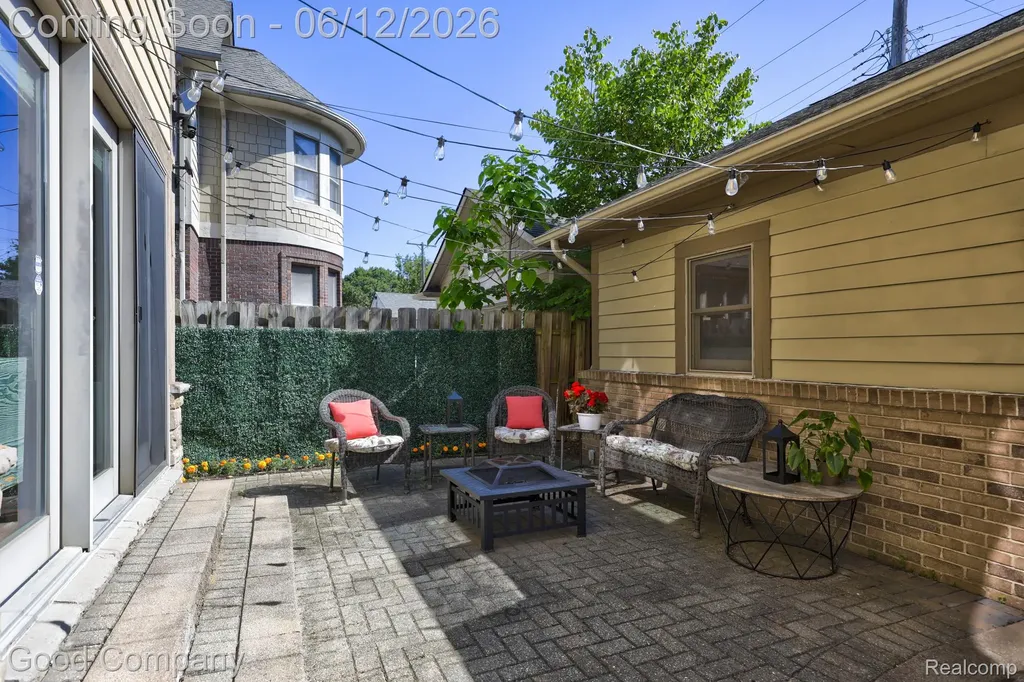 721 S Kenwood Avenue Royal Oak City MI 48067