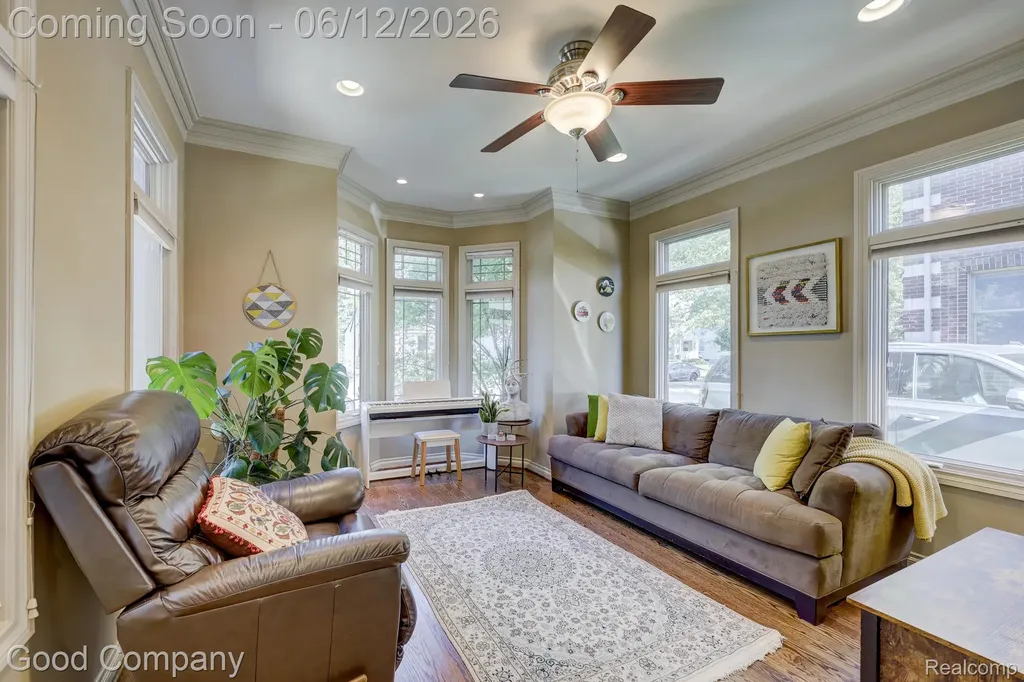 721 S Kenwood Avenue Royal Oak City MI 48067