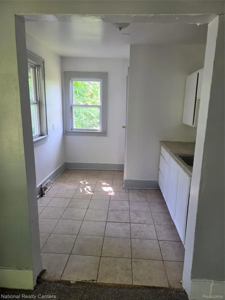17195 Beaverland Street Detroit City MI 48219