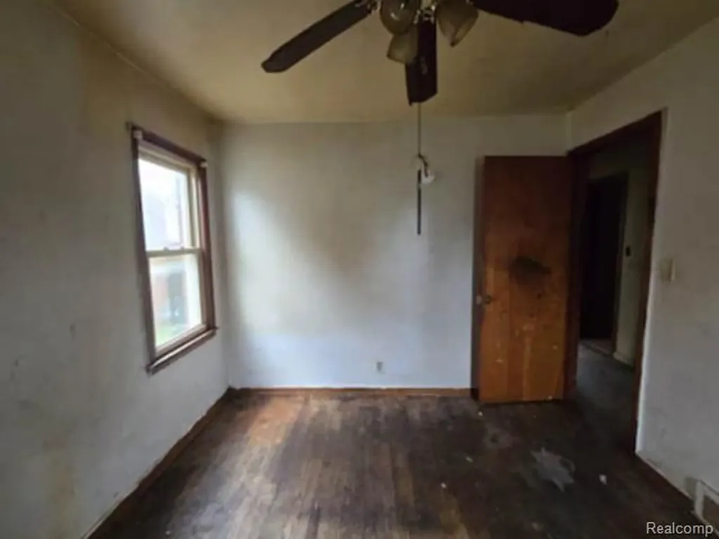 19609 Syracuse Street Detroit City MI 48234