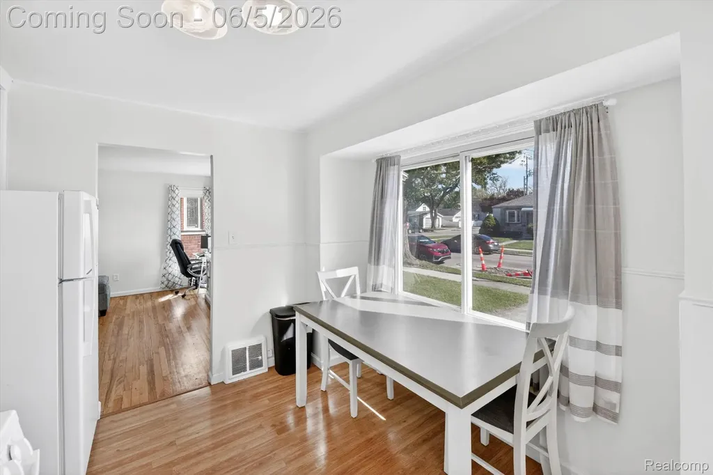 612 Mayflower Avenue Lincoln Park City MI 48146