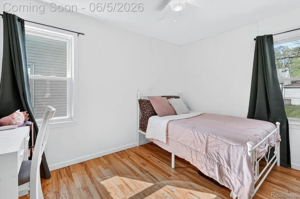 612 Mayflower Avenue Lincoln Park City MI 48146