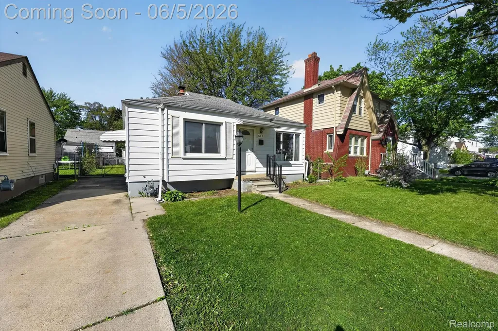 612 Mayflower Avenue Lincoln Park City MI 48146