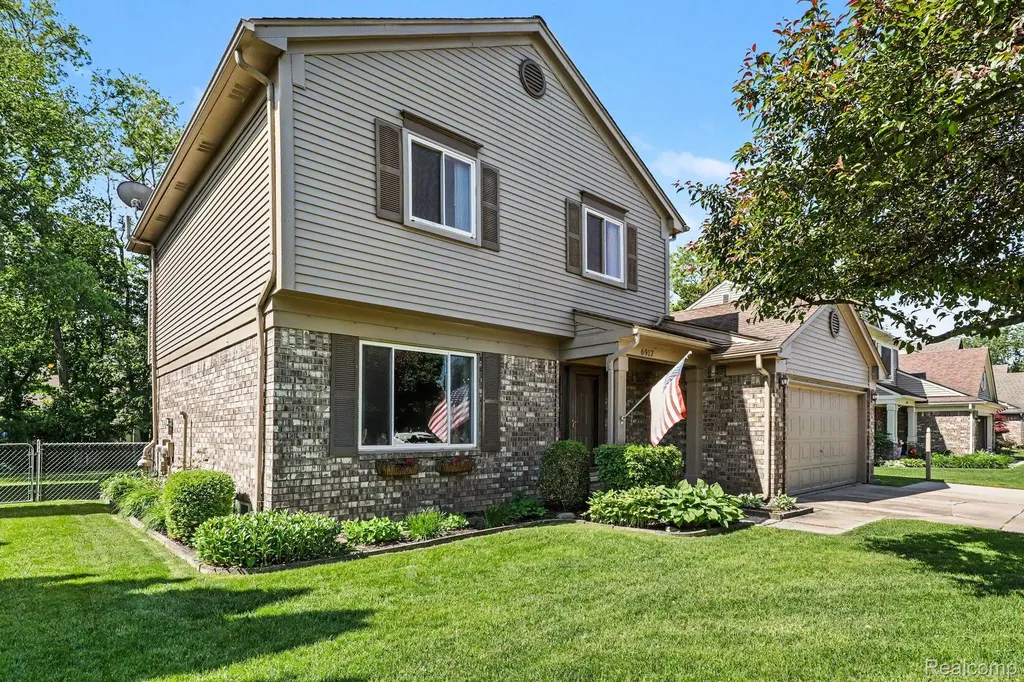 6917 Chesterfield Waterford Charter Township MI 48327