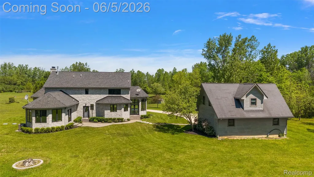 62502 Wayfaring Road Ray Township MI 48096