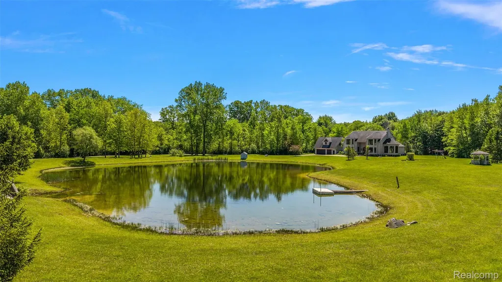 62502 Wayfaring Road Ray Township MI 48096