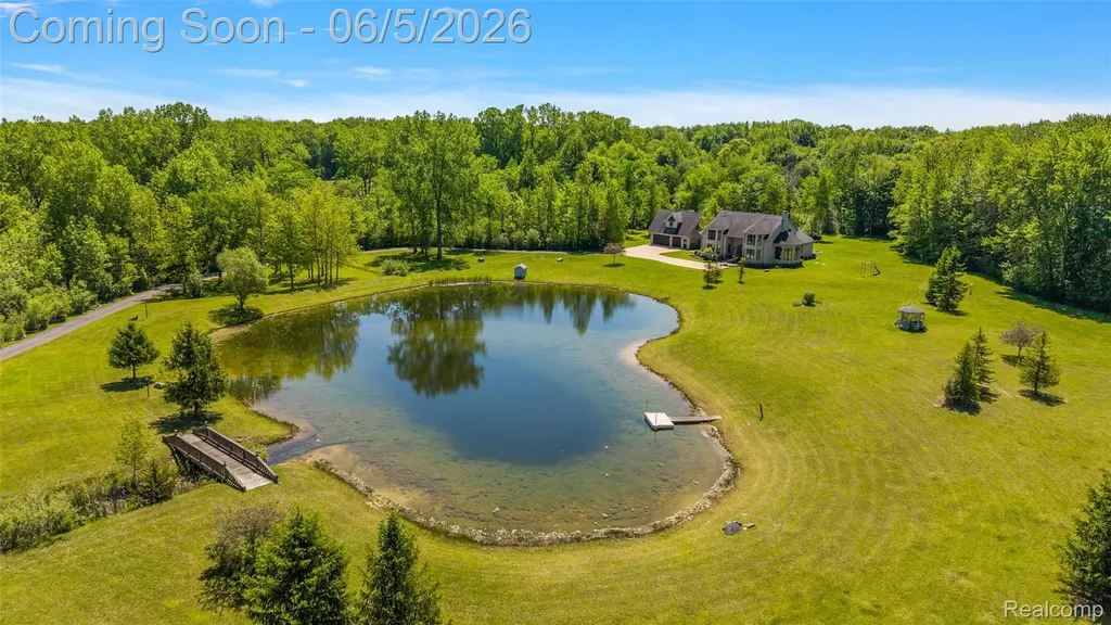 62502 Wayfaring Road Ray Township MI 48096