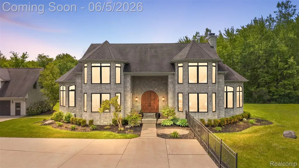 62502 Wayfaring Road Ray Township MI 48096