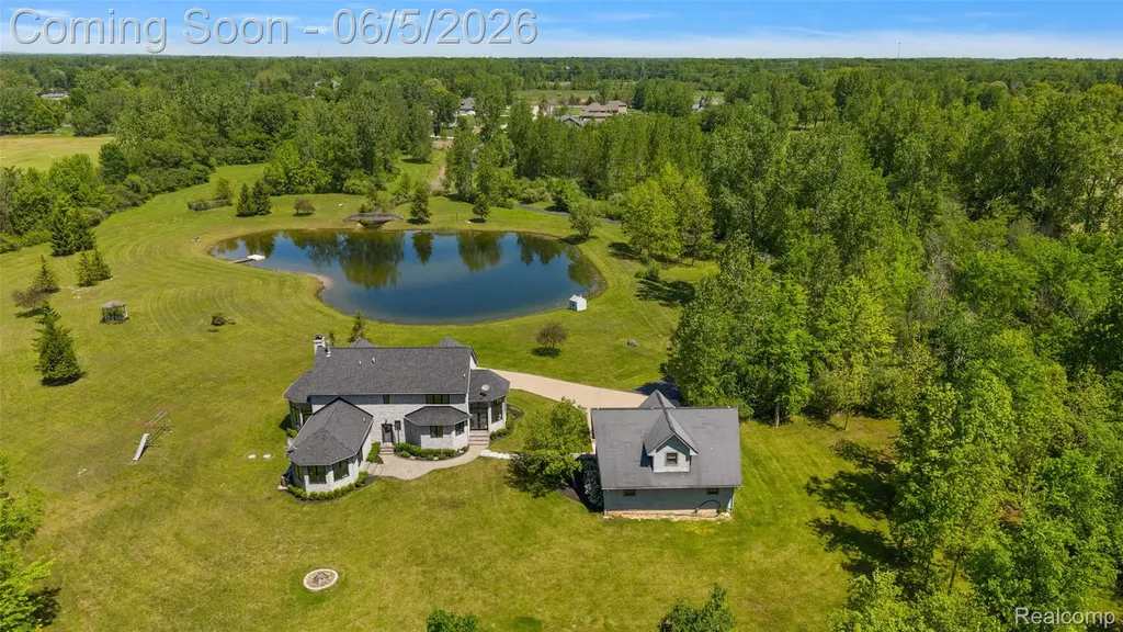 62502 Wayfaring Road Ray Township MI 48096
