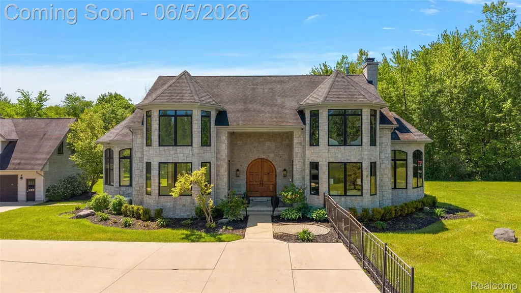 62502 Wayfaring Road Ray Township MI 48096