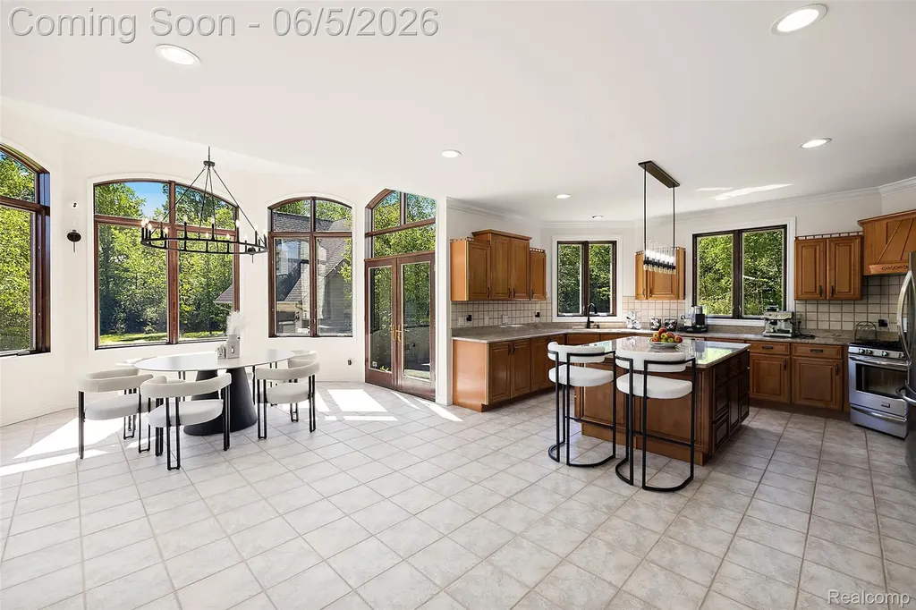 62502 Wayfaring Road Ray Township MI 48096