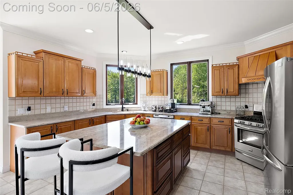 62502 Wayfaring Road Ray Township MI 48096