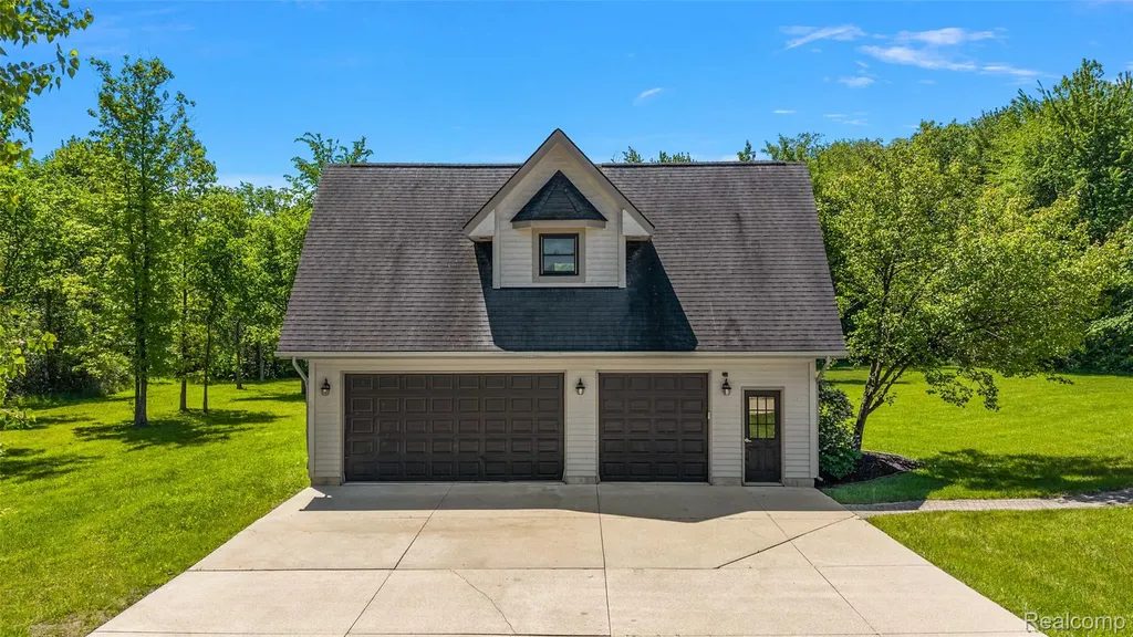 62502 Wayfaring Road Ray Township MI 48096