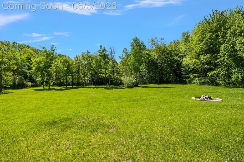 62502 Wayfaring Road Ray Township MI 48096