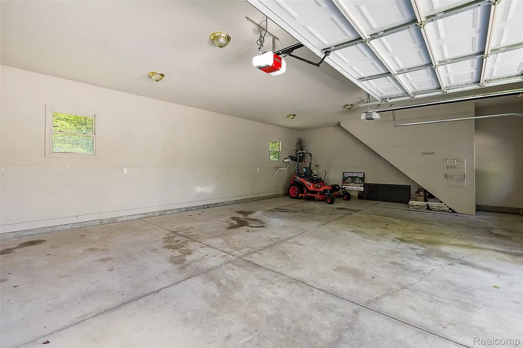 62502 Wayfaring Road Ray Township MI 48096