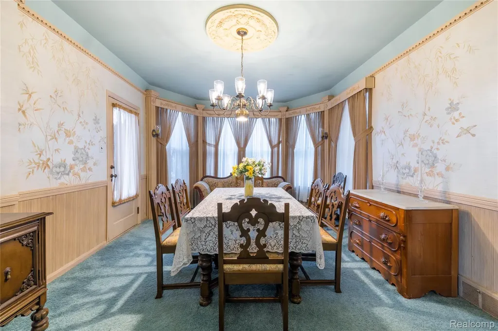 29863 East River Road Grosse Ile Township MI 48138
