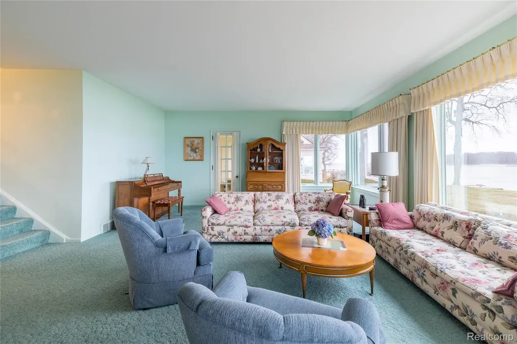 29863 East River Road Grosse Ile Township MI 48138