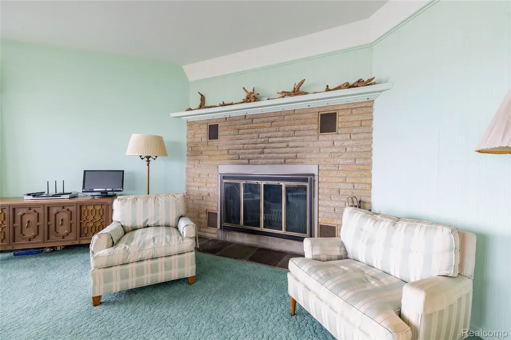 29863 East River Road Grosse Ile Township MI 48138