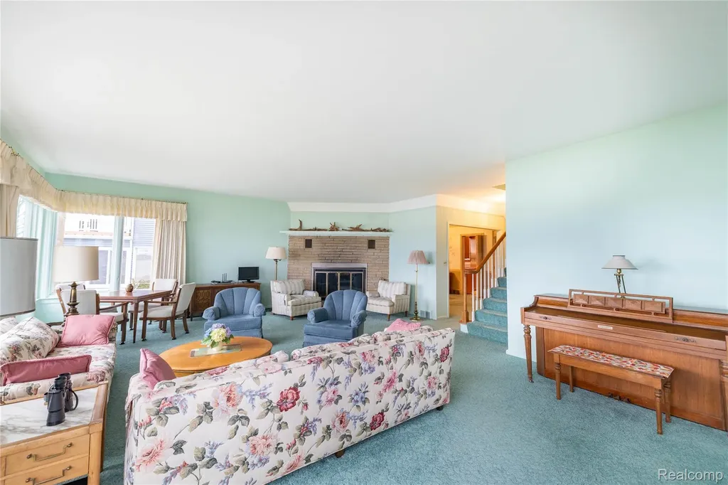 29863 East River Road Grosse Ile Township MI 48138