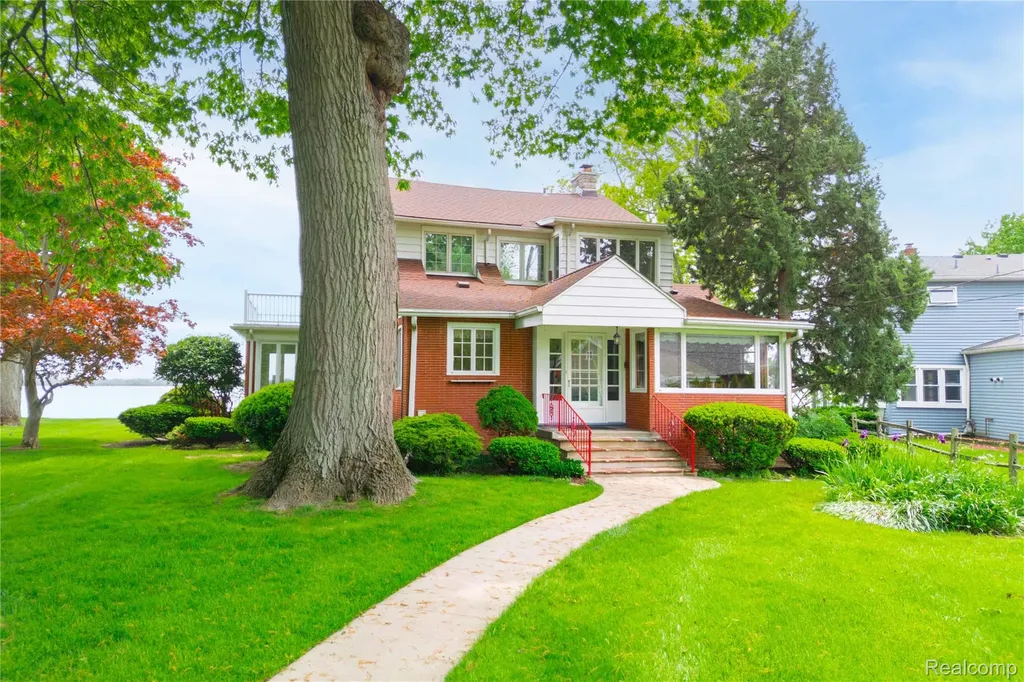 29863 East River Road Grosse Ile Township MI 48138