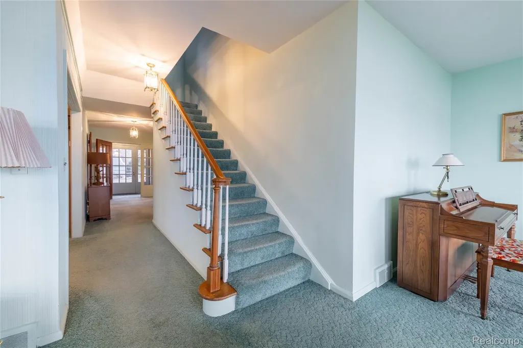 29863 East River Road Grosse Ile Township MI 48138