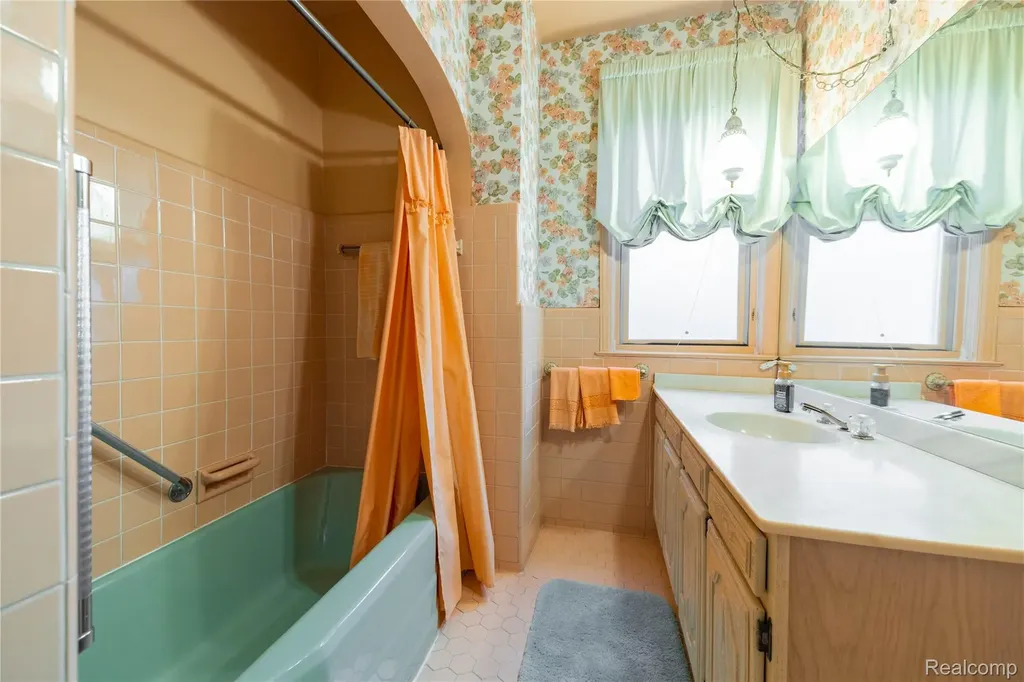29863 East River Road Grosse Ile Township MI 48138