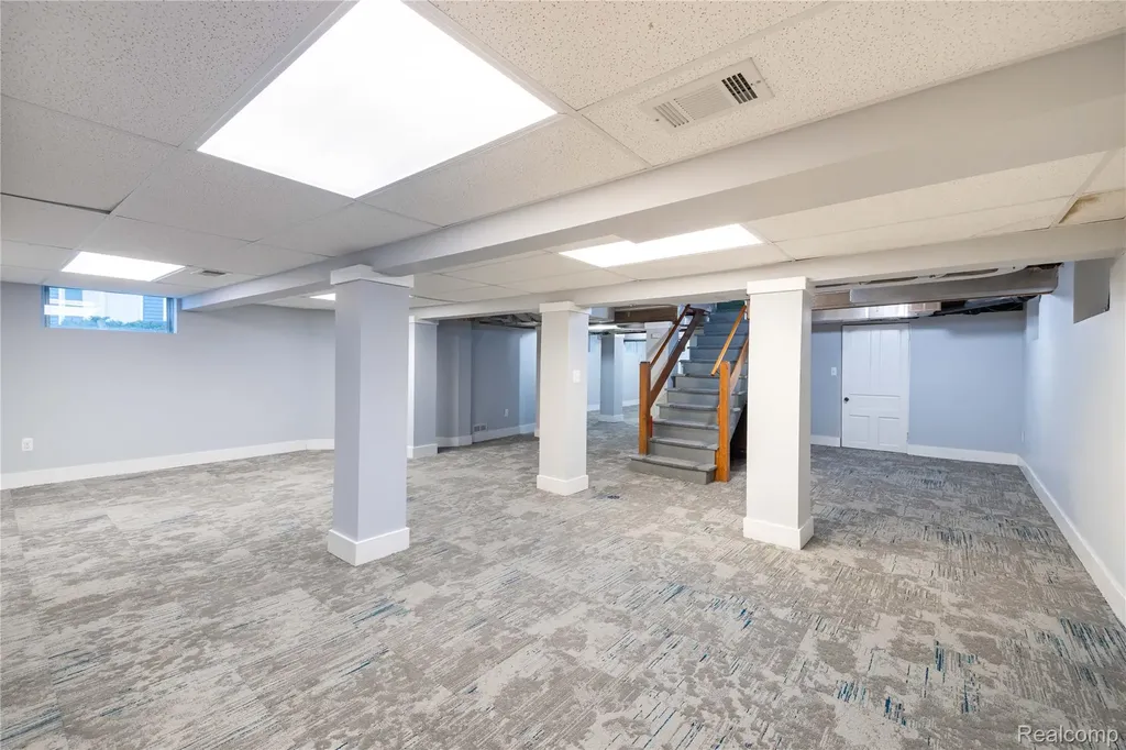 29863 East River Road Grosse Ile Township MI 48138