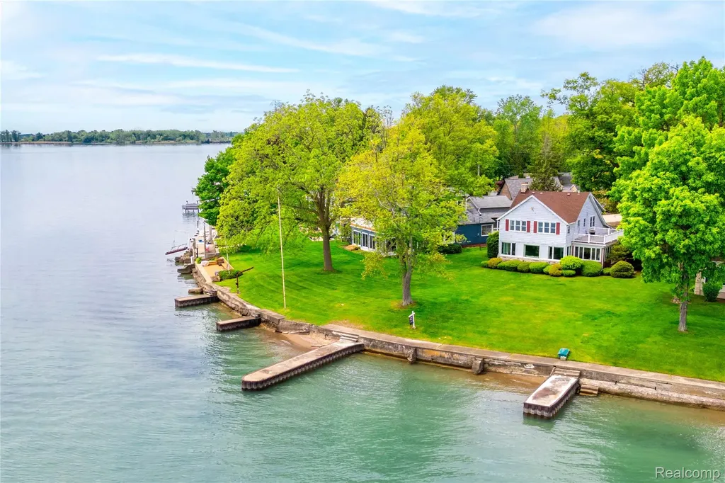 29863 East River Road Grosse Ile Township MI 48138