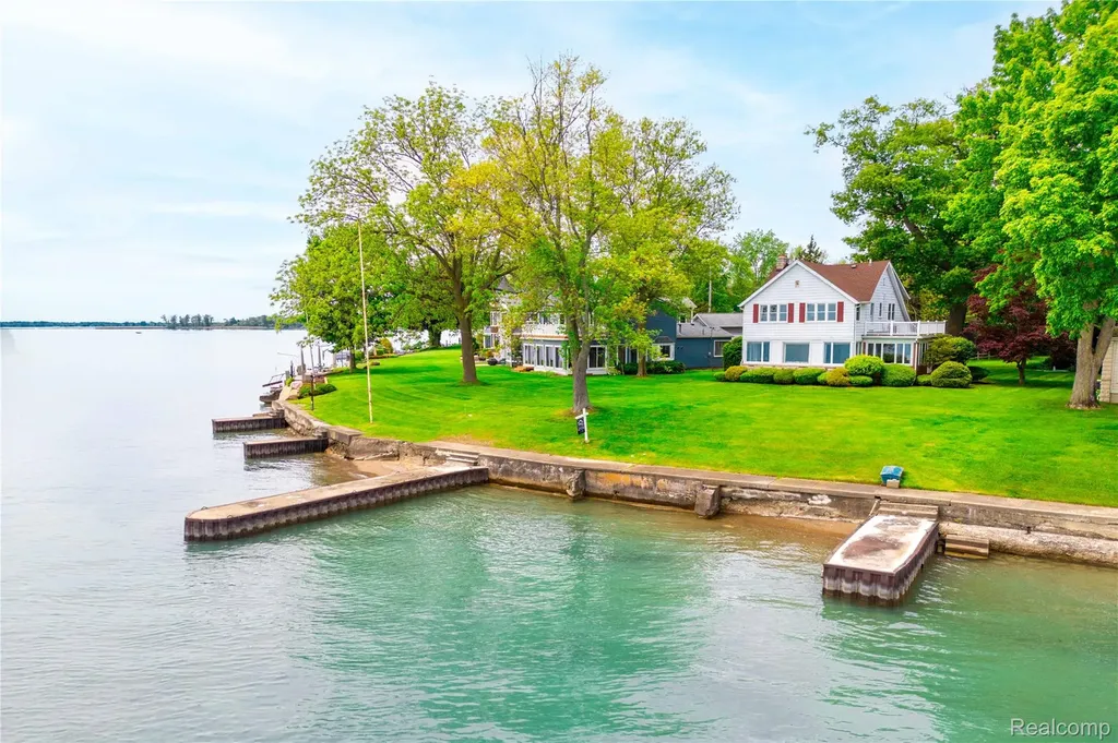 29863 East River Road Grosse Ile Township MI 48138