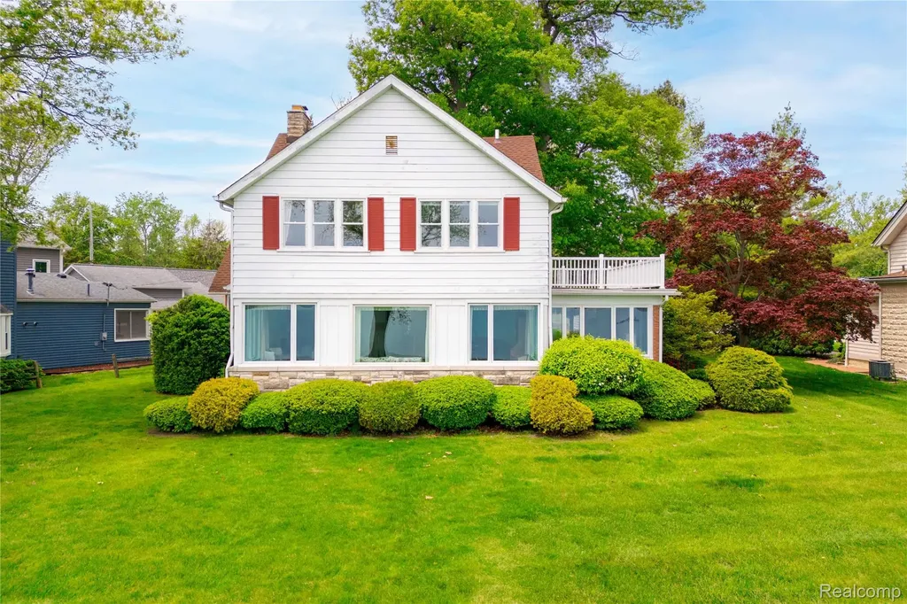 29863 East River Road Grosse Ile Township MI 48138