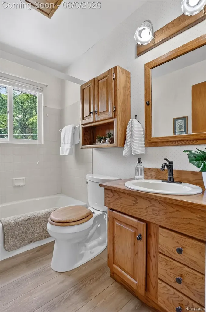 38561 Belliveau Street Westland City MI 48185