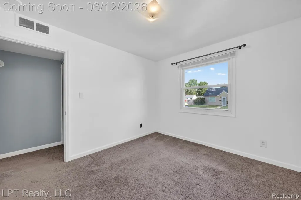 806 E Barrett Avenue Madison Heights City MI 48071