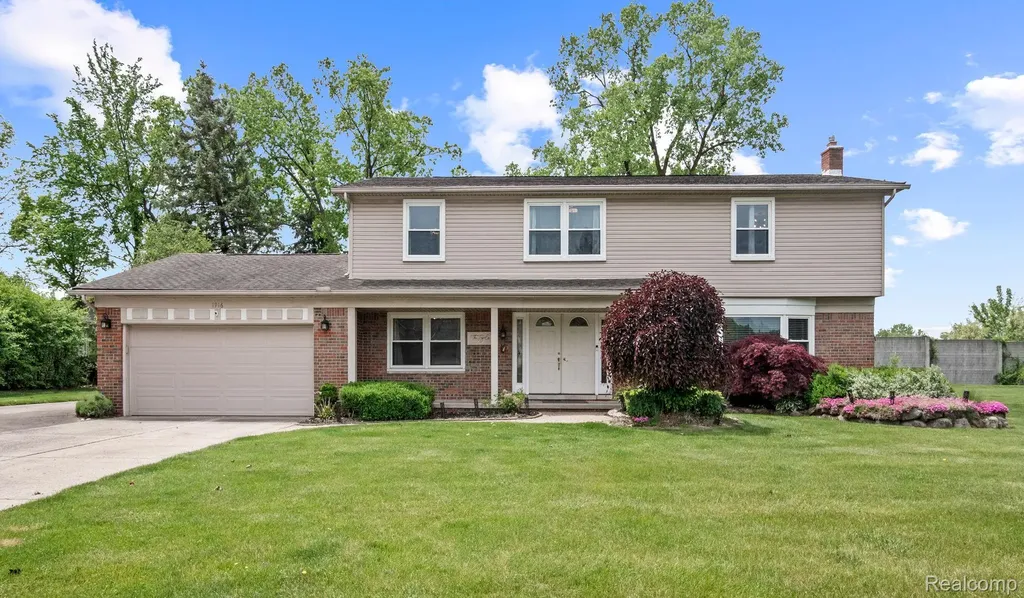 1916 Squirrel Valley Drive Bloomfield Hills City MI 48304