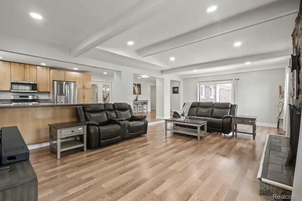 1916 Squirrel Valley Drive Bloomfield Hills City MI 48304